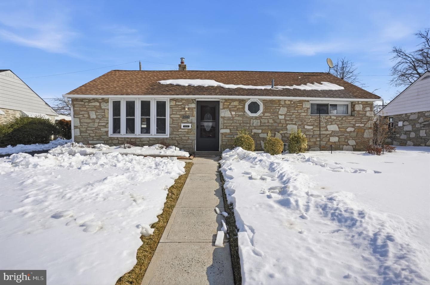 2510 Green Avenue photo 1