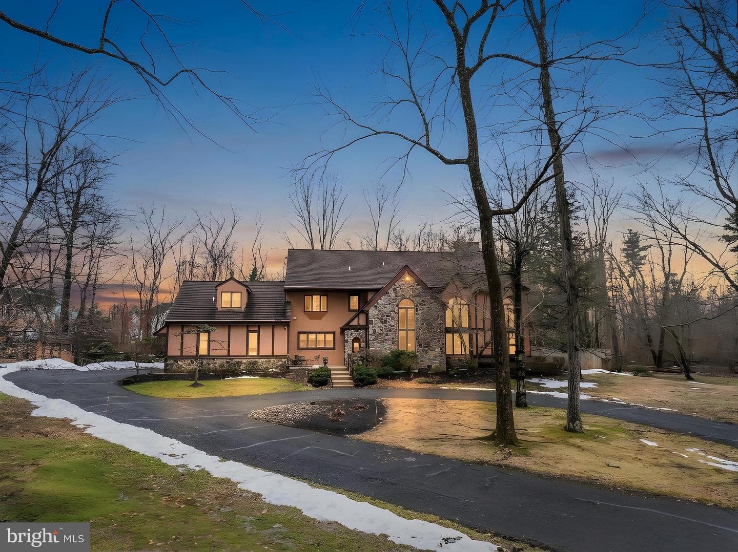 25 Creekside Drive