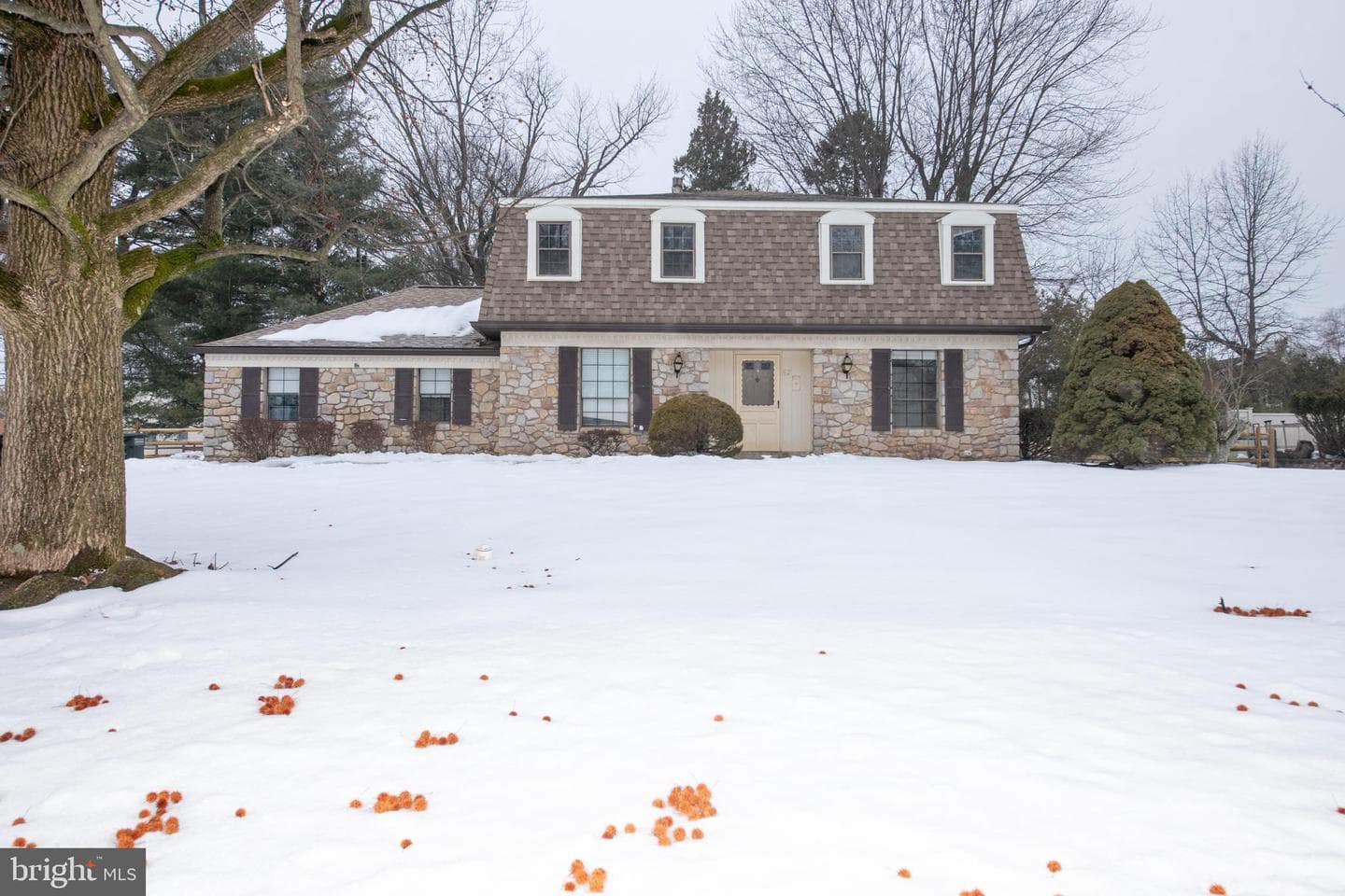 62 W Pickering Bend photo 1
