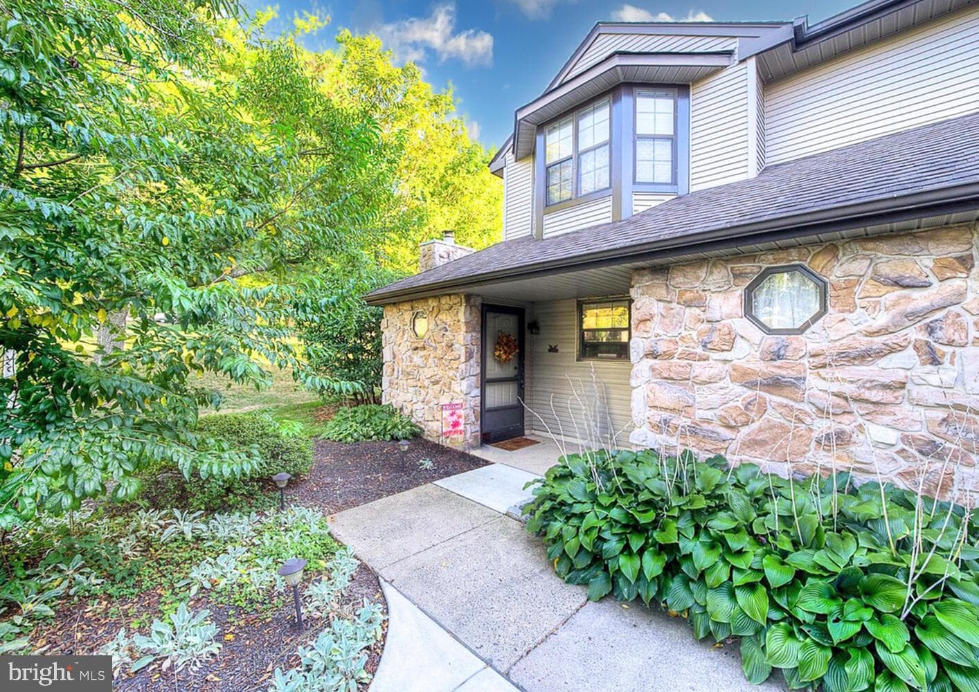 481 Redbud Court photo 1