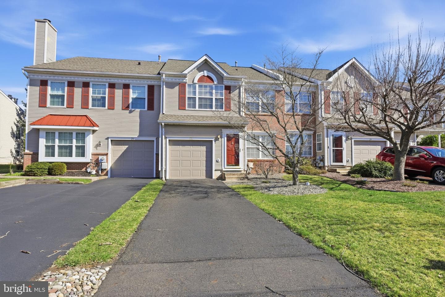25 Honey Locust Lane photo 1