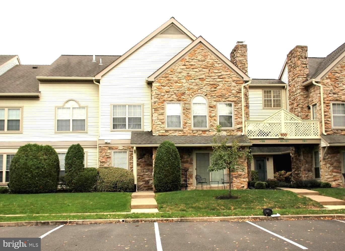 106 Remington Court photo 1