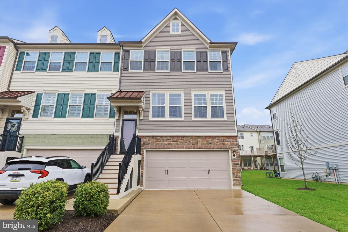 423 Tall Oaks Drive photo 1