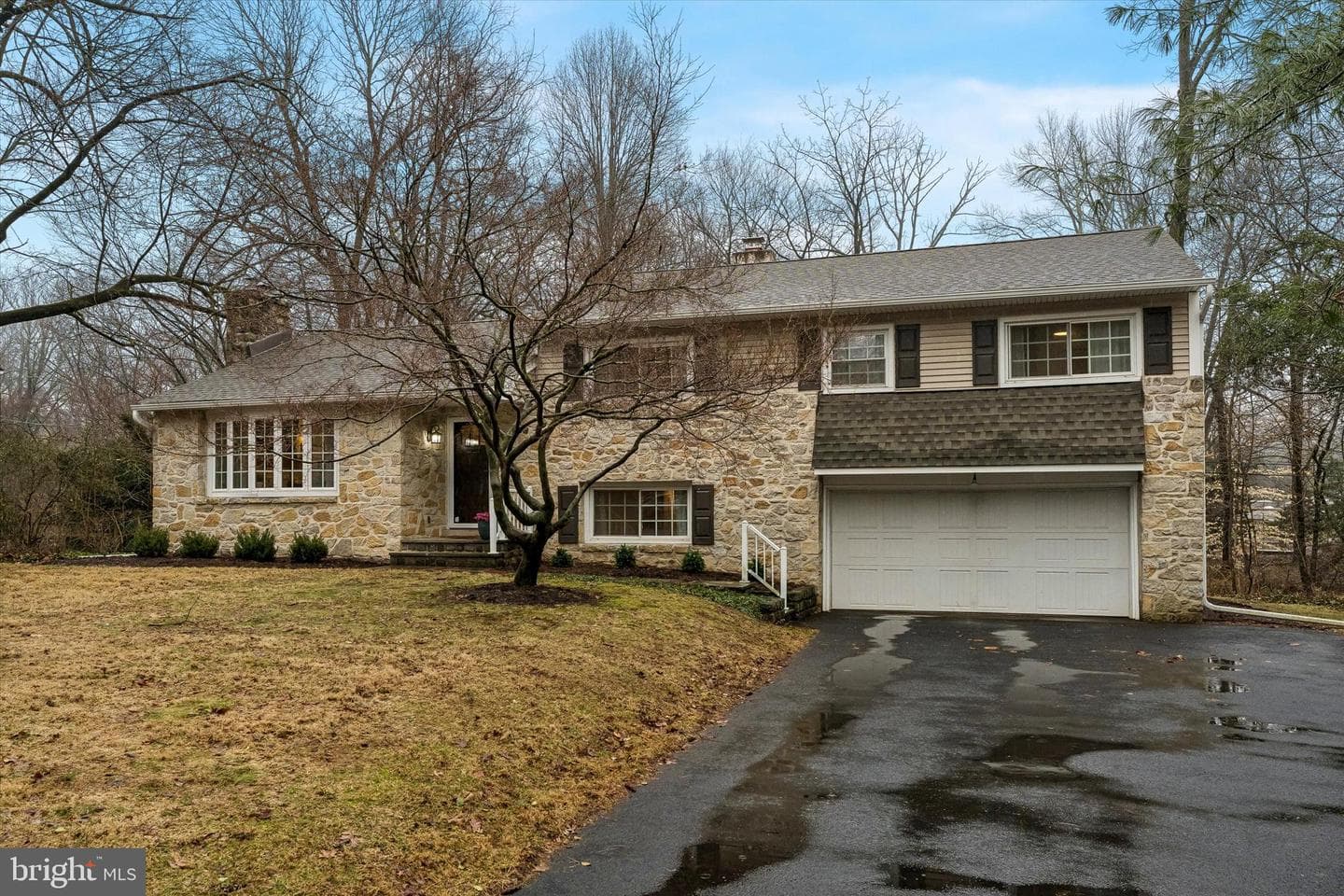 45 Creek Drive photo 1