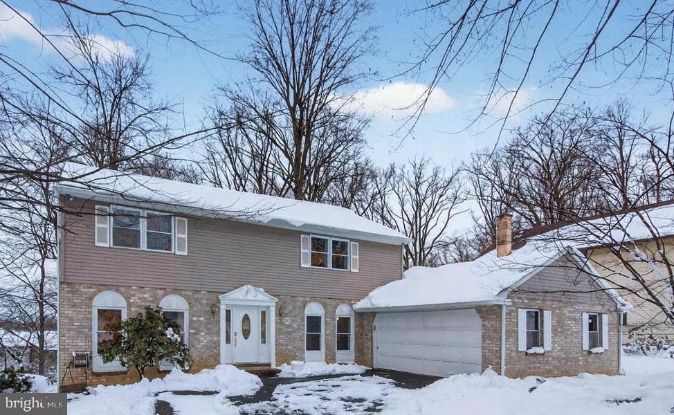 701 Bridgeview Road photo 1
