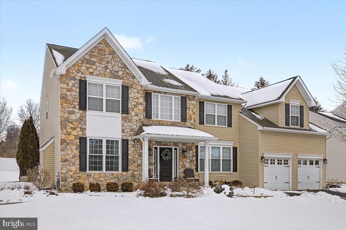 101 Sovereign Drive photo 1