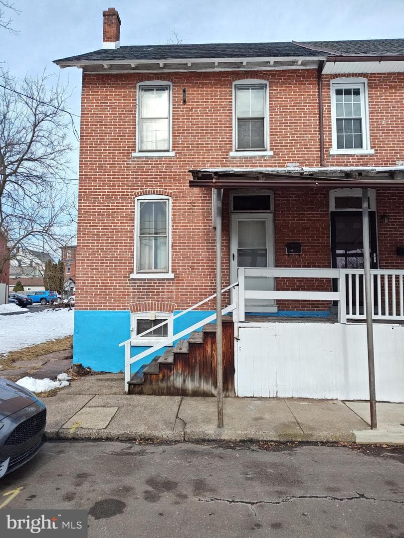 21 E Walnut Street photo 1
