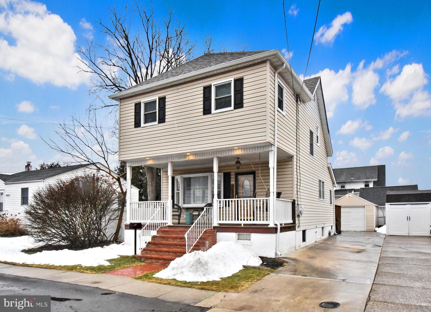 2835 Bowman Avenue photo 1