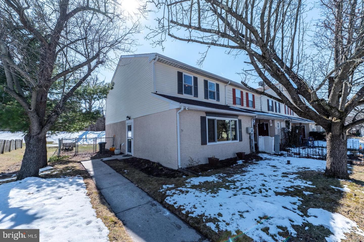54 Ivy Court photo 1