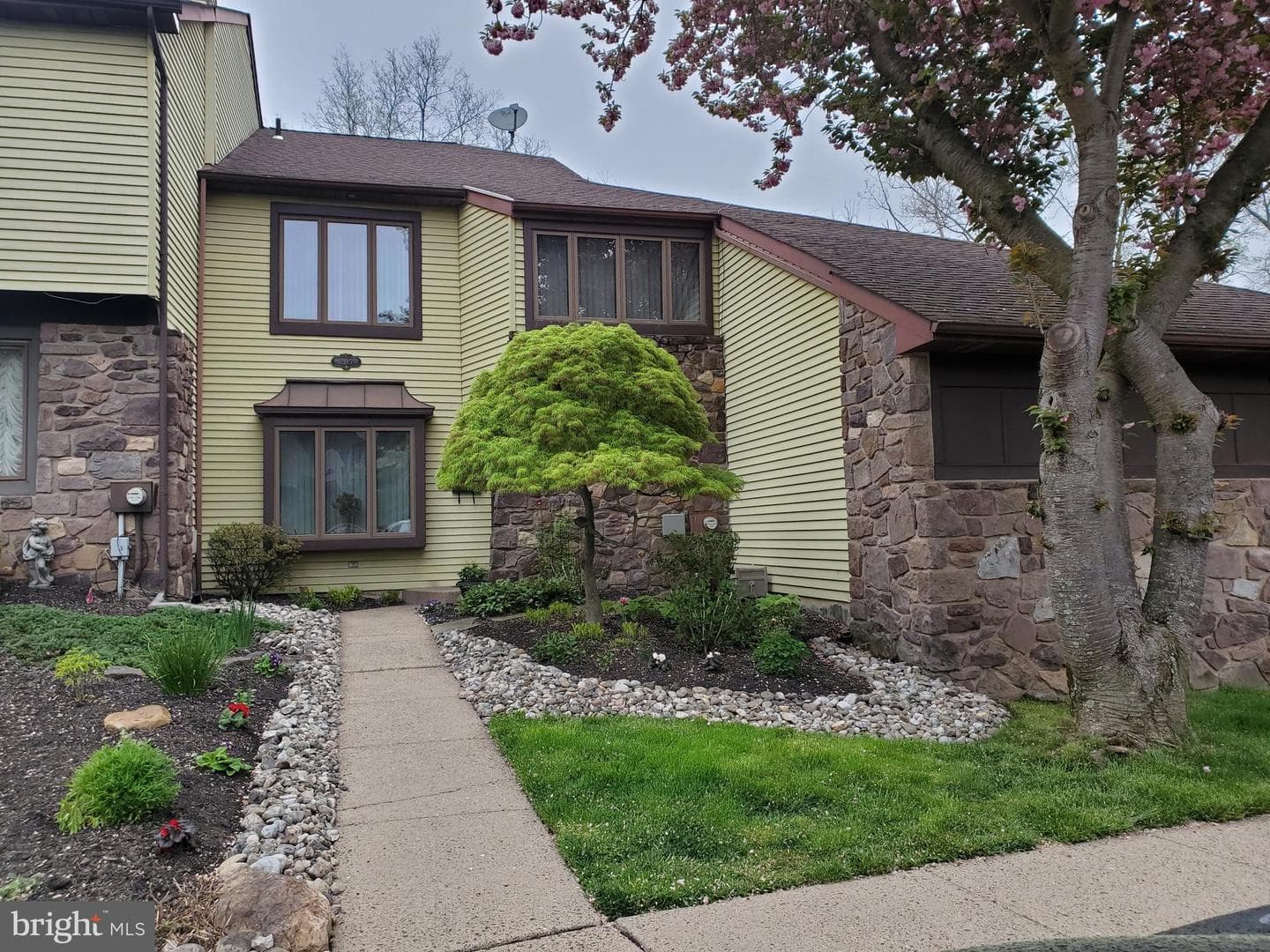 2145 Bromley Comn