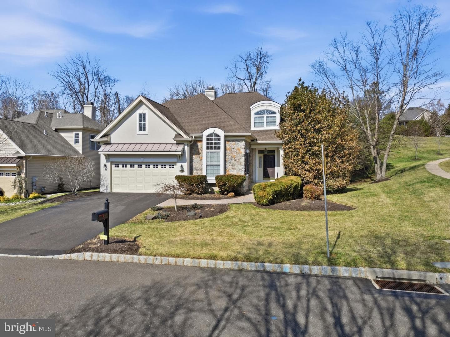 302 Blue Heron Court photo 1