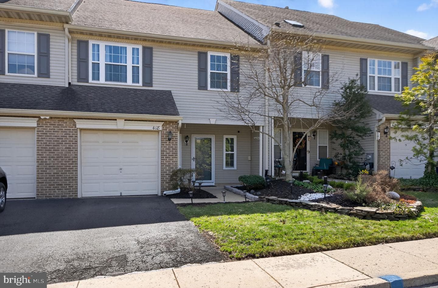 418 Fairview Way