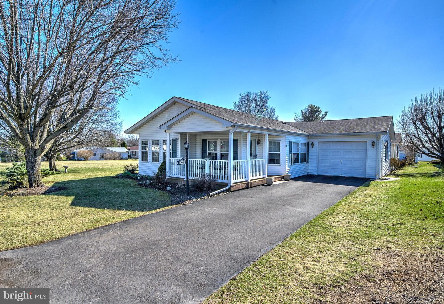 598 Walnut Court photo 1