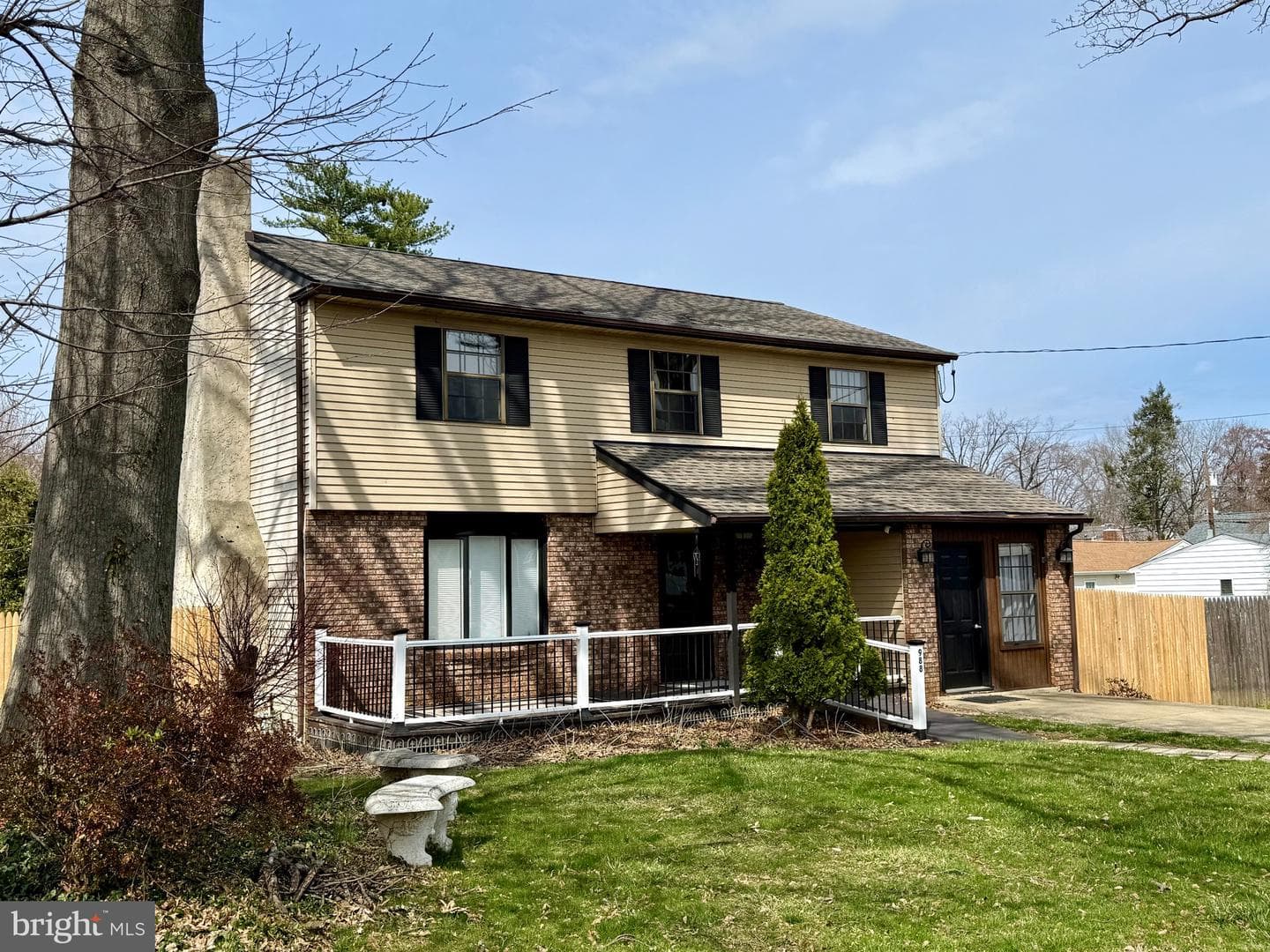 988 Baxter Avenue