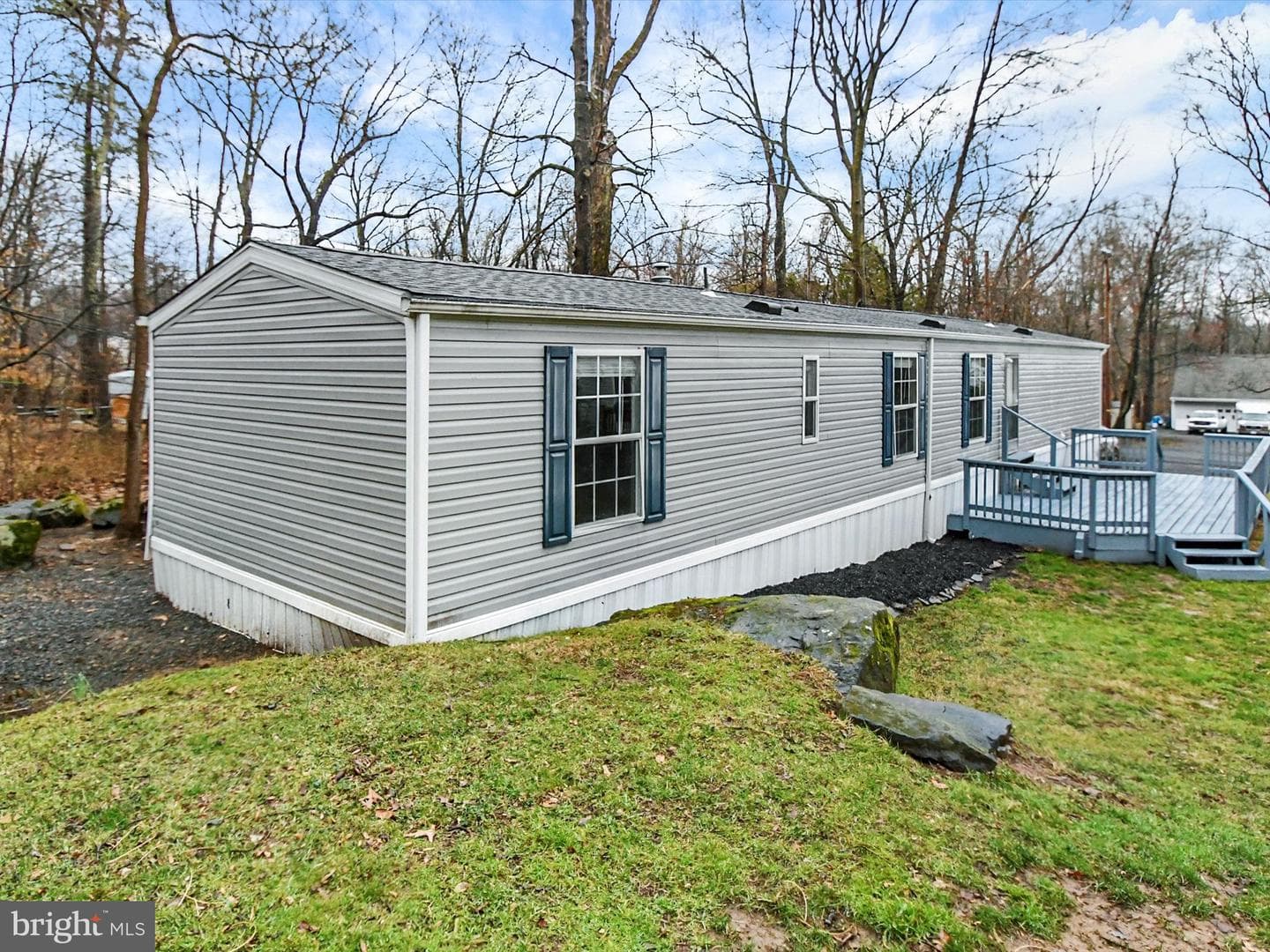 740 Lonely Cottage Road photo 1
