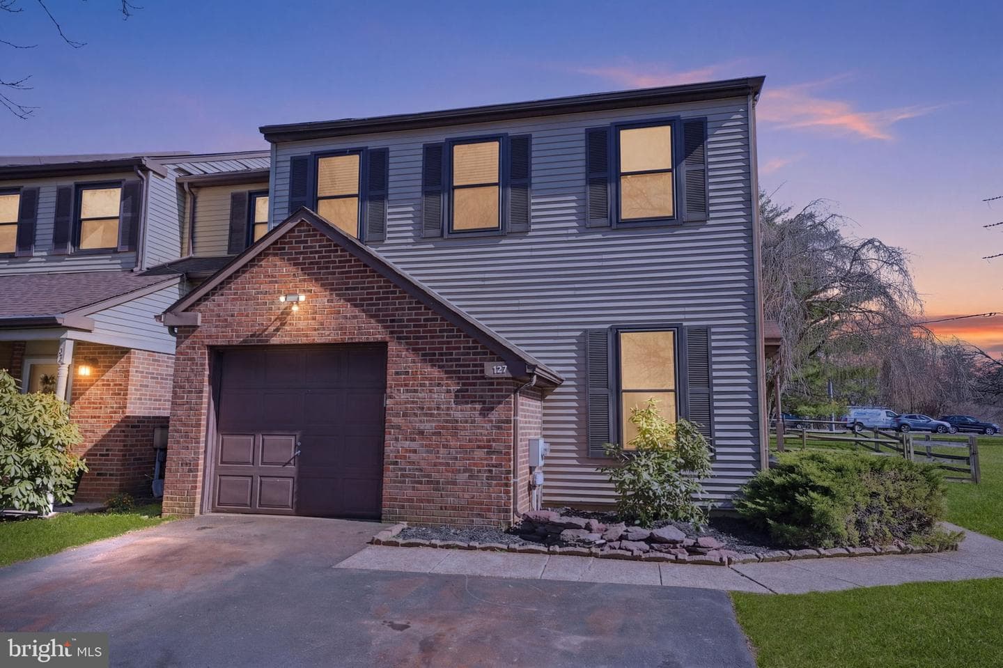127 Parkview Way photo 1