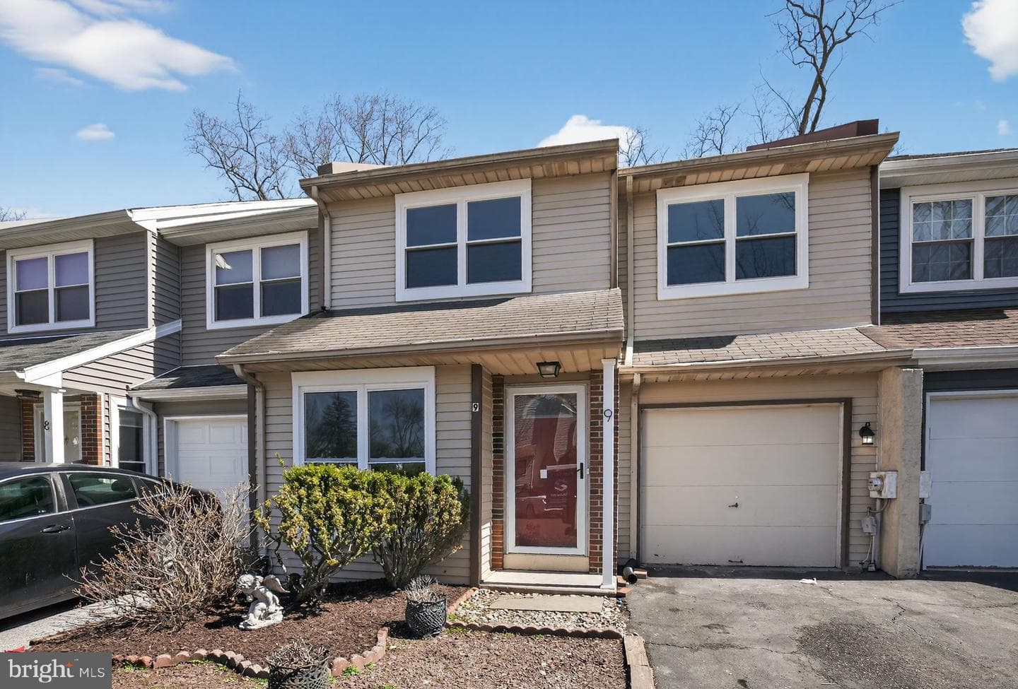 9 E Ridge Mews