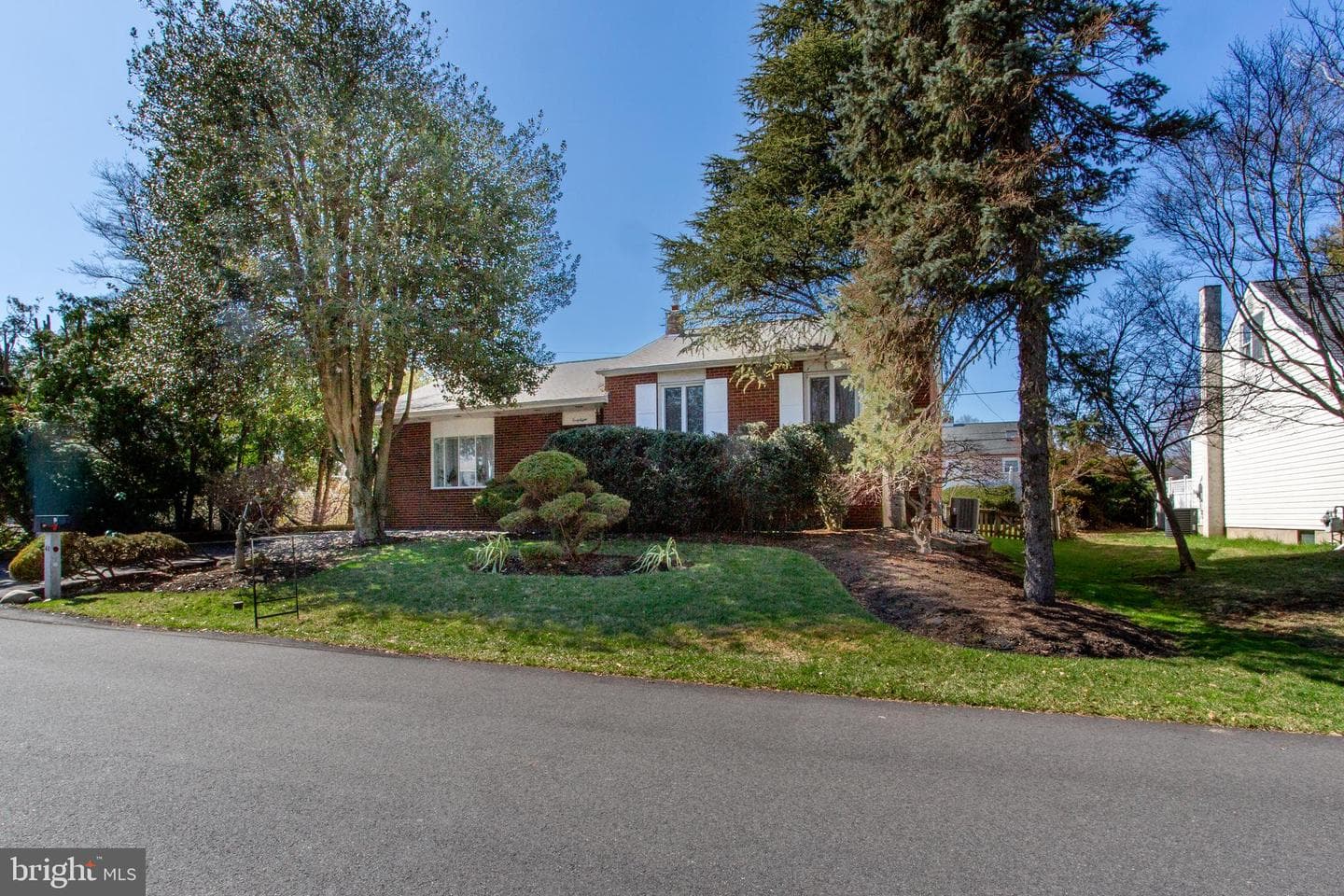48 Hershel Street