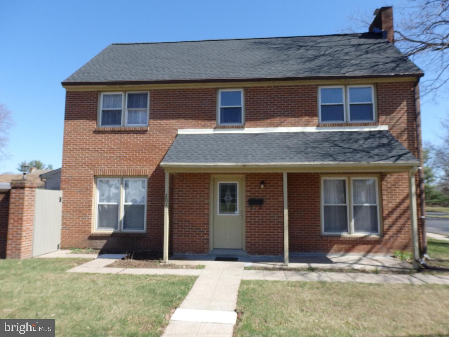201 Lancaster Court photo 1