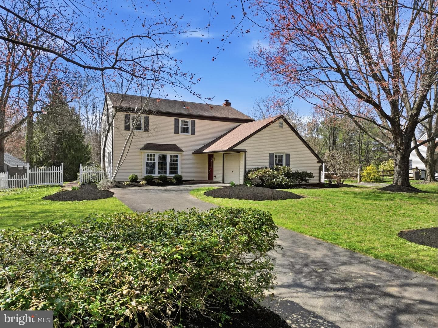 10 W Elizabeth Lane photo 1