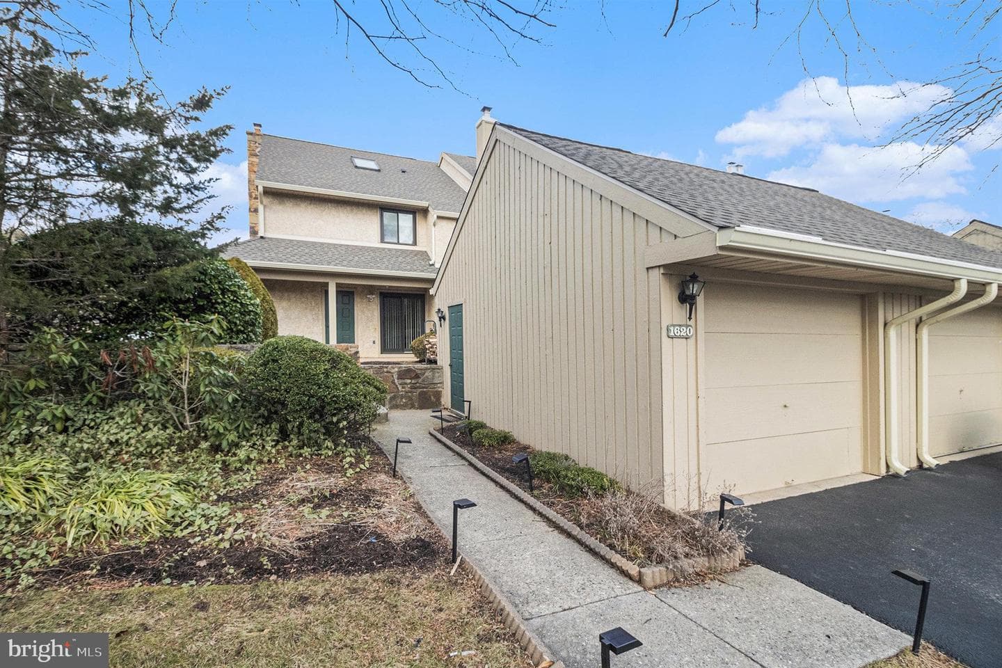 1620 Devon Court
