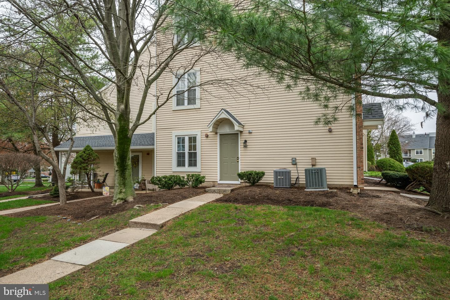 301 Society Place photo 1