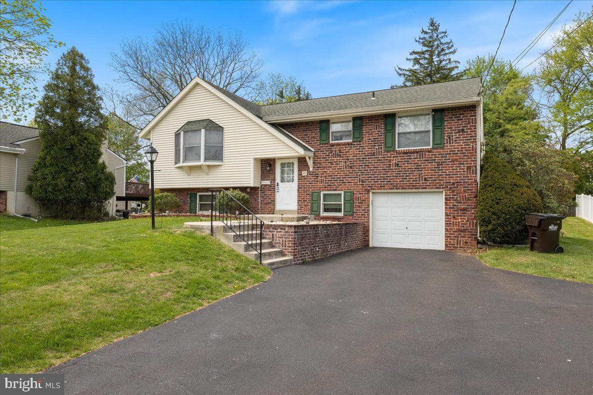 872 Mustang Road