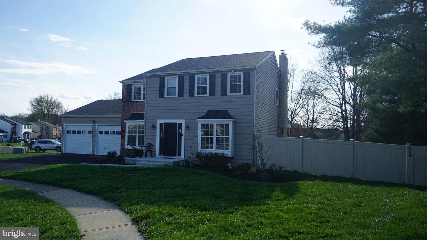 215 Durham Court photo 1