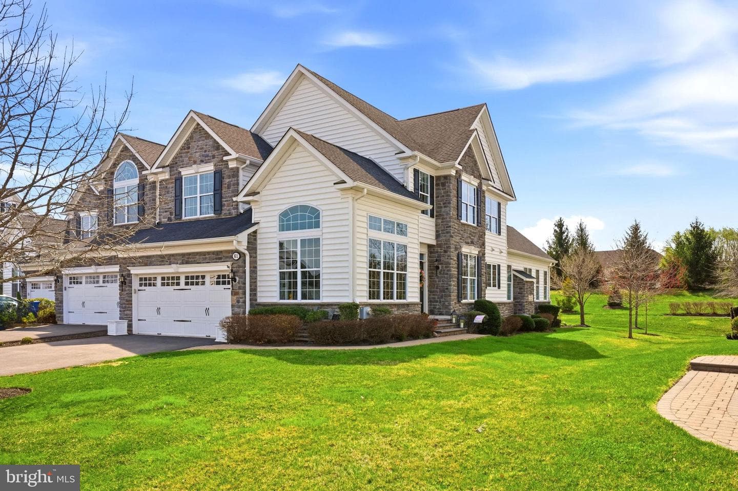 61 Hillyer Lane