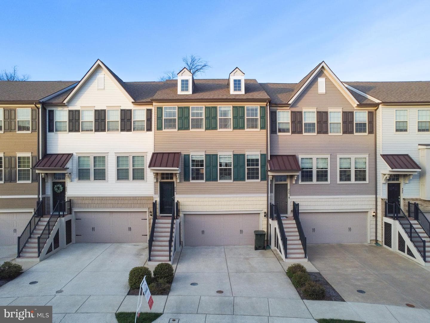 494 Rowan Street photo 1