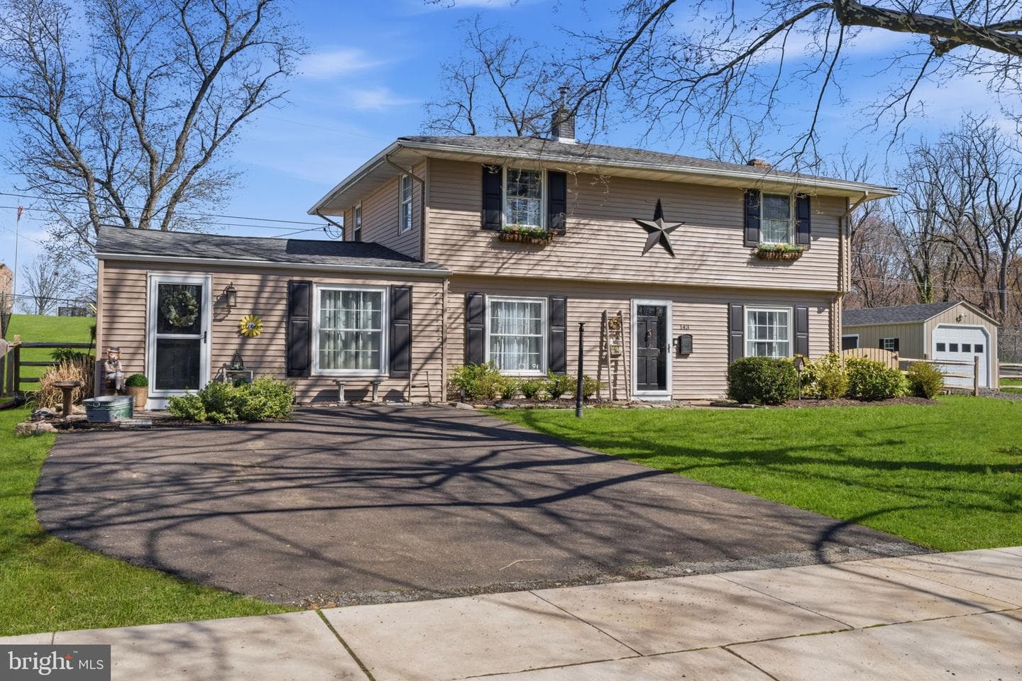 143 Terrace Road photo 1