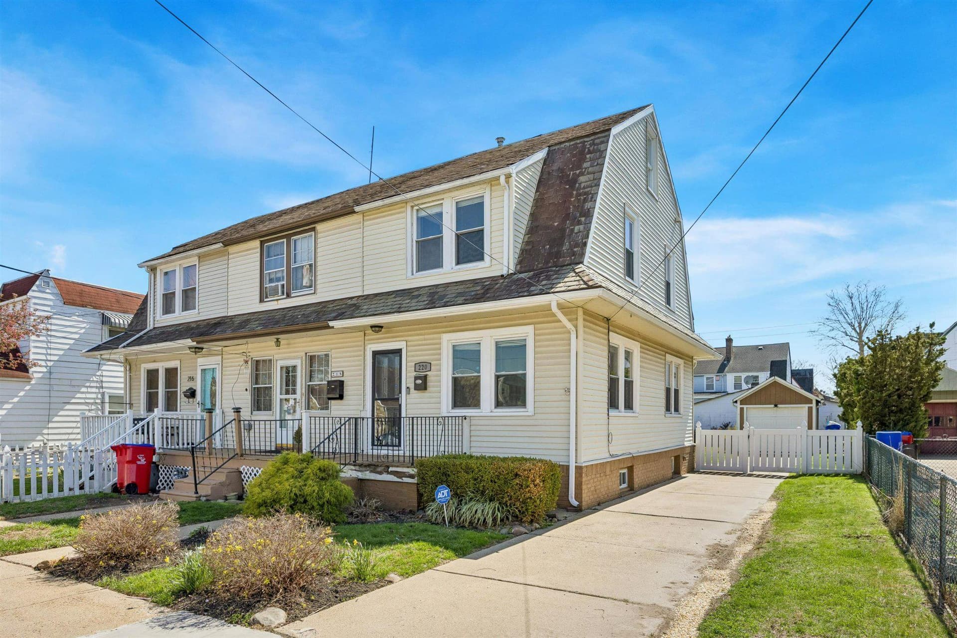 220 Jackson Street photo 1