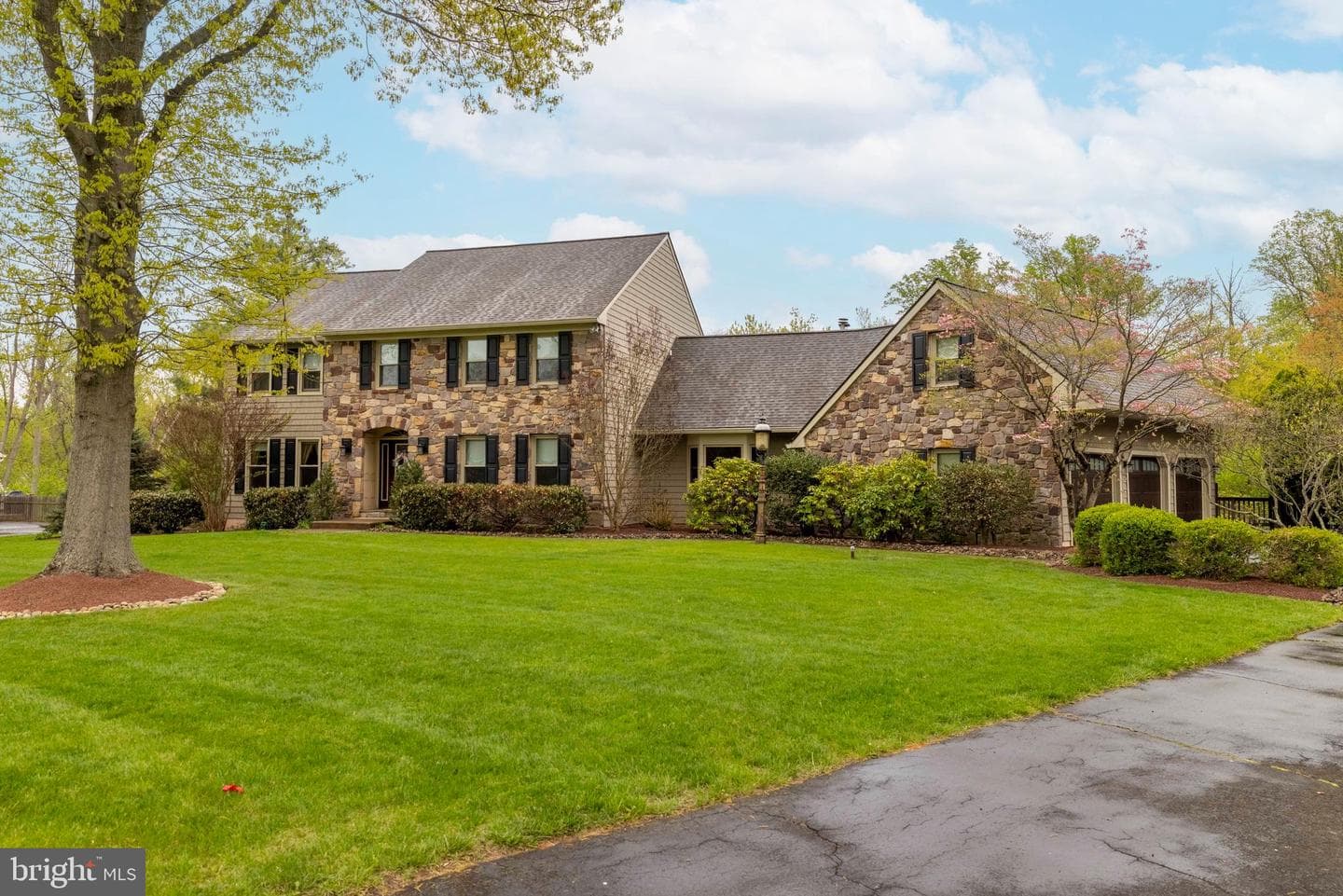 167 Matthew Circle photo 1