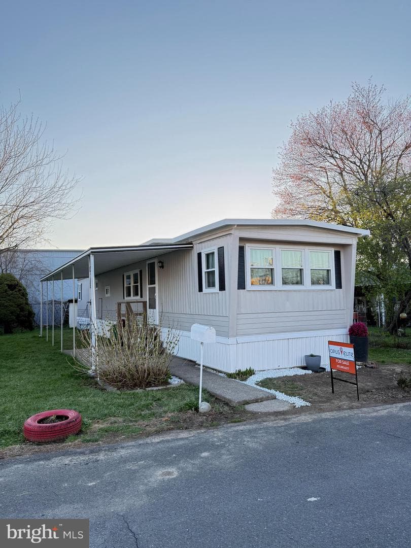 111 Hoover Drive photo 1