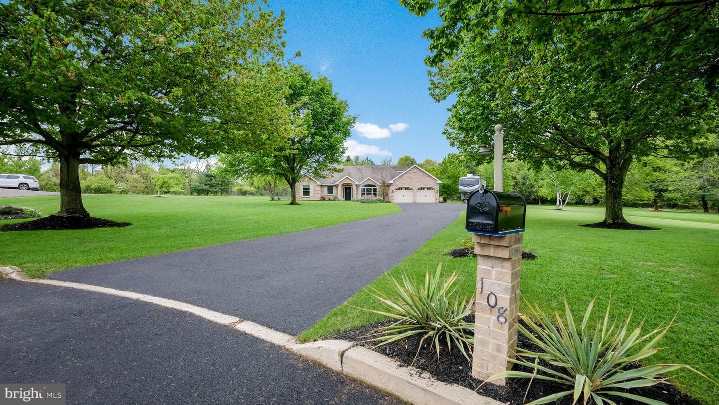 108 Clarion Drive photo 1