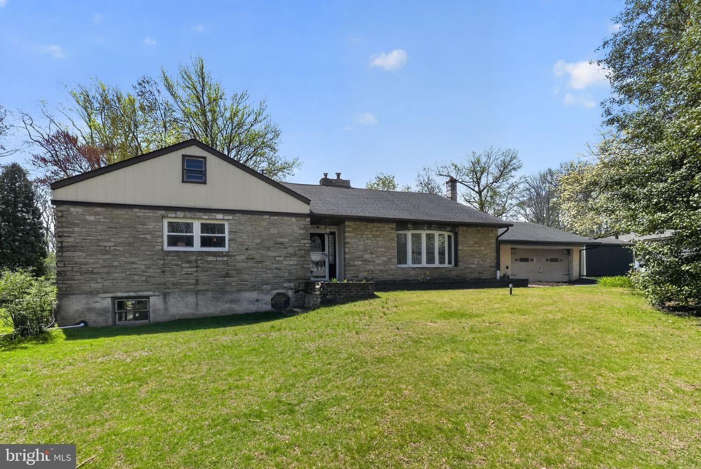 871 Roberts Road