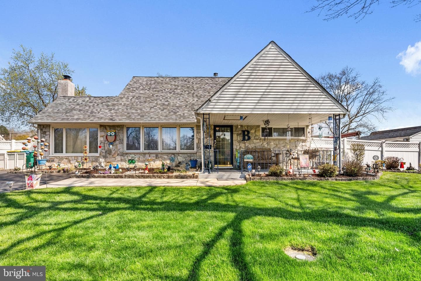 54 Quincy Drive photo 1