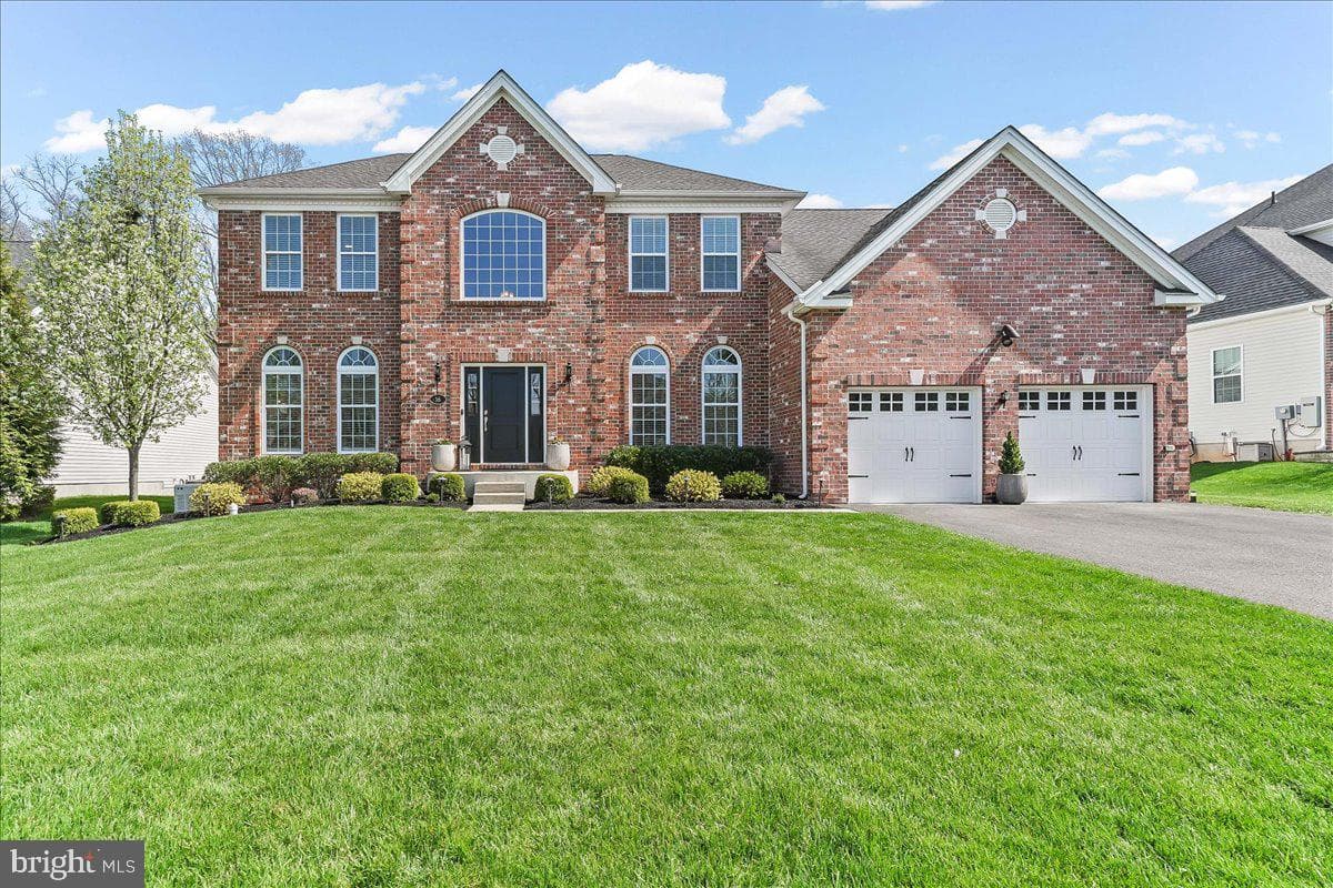 16 Green Way Drive