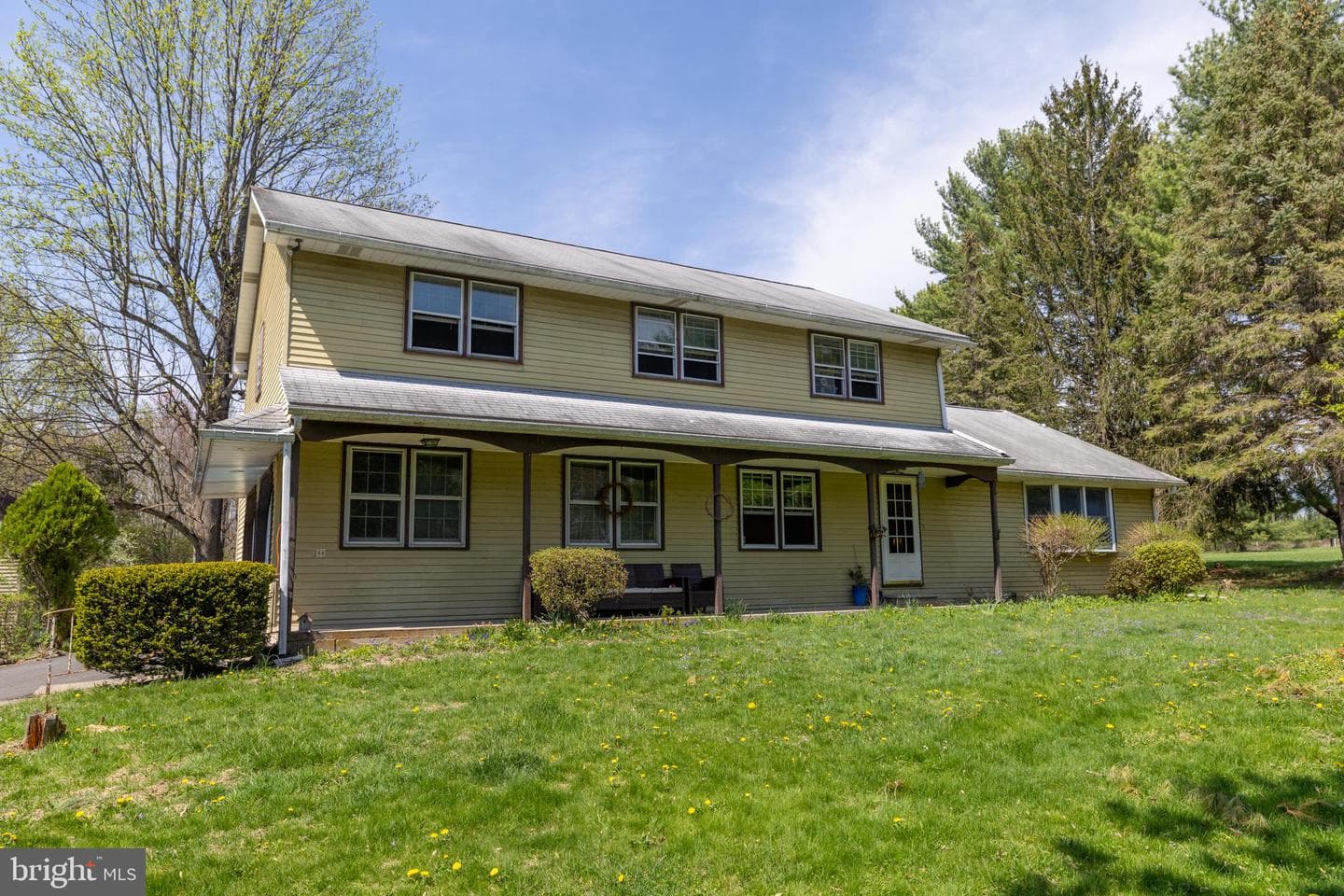 255 Park Drive W photo 1