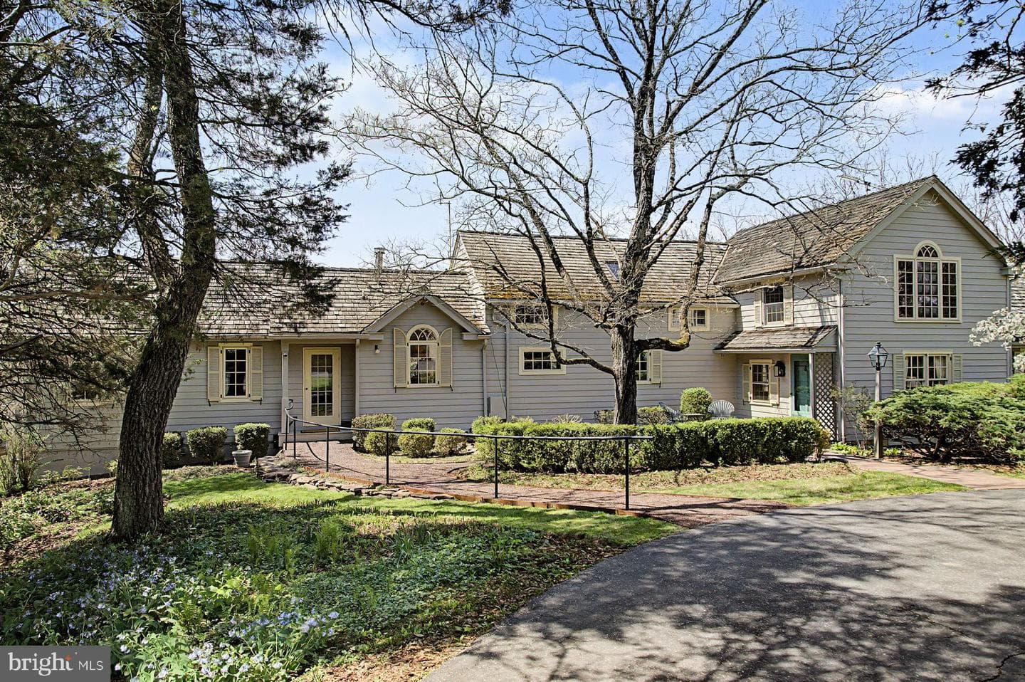542 Headquarters Road photo 1