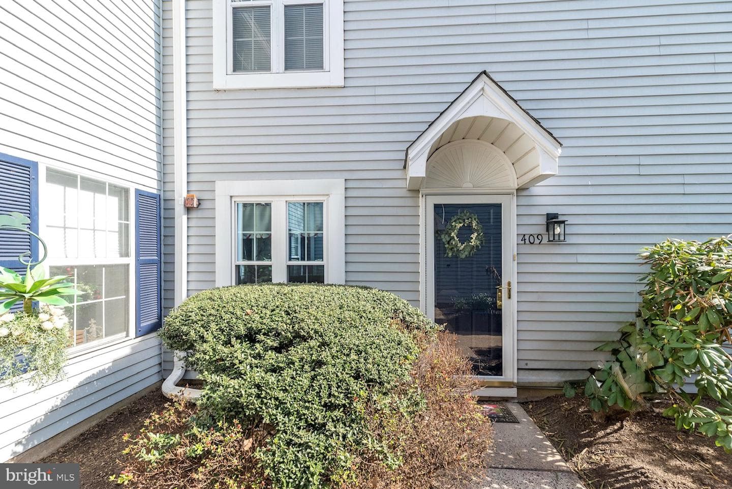 409 Society Place photo 1