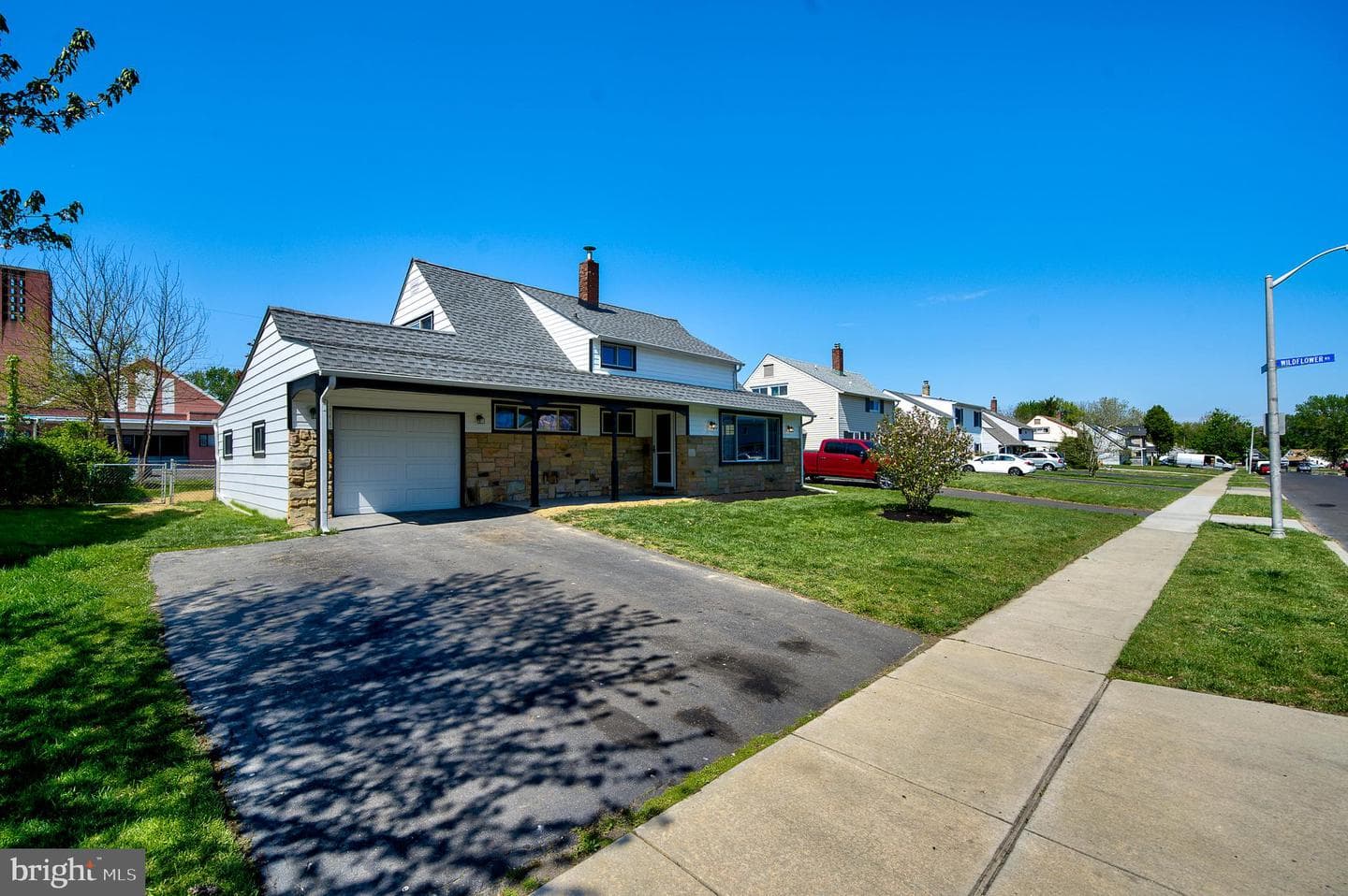 11 Whitewood Drive photo 1