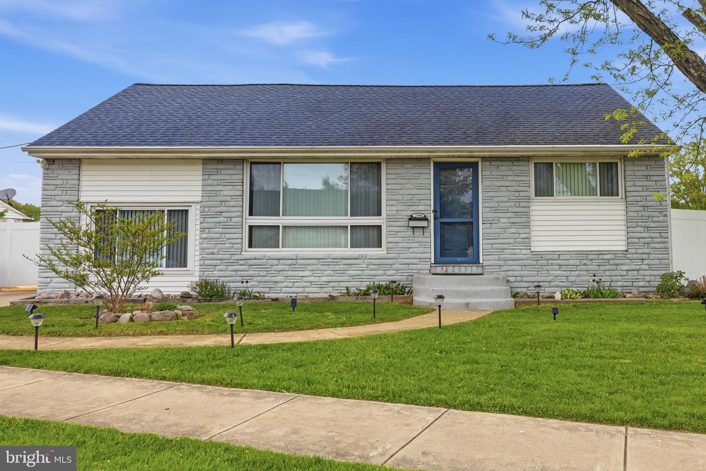 2500 Woodlawn Drive
