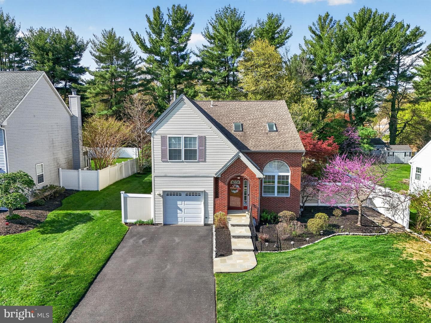 542 Zinn Drive photo 1