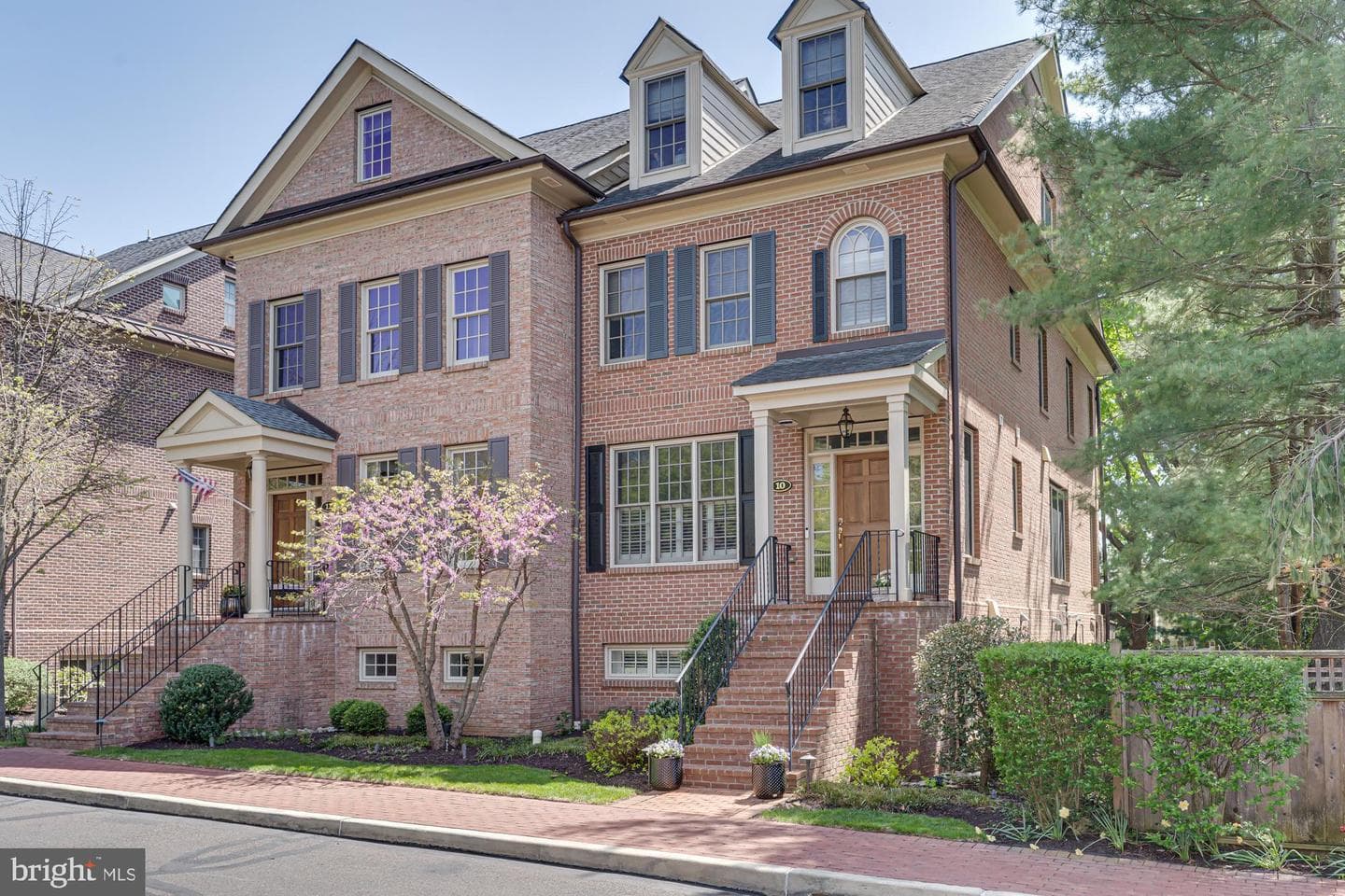 10 Dunham Lane