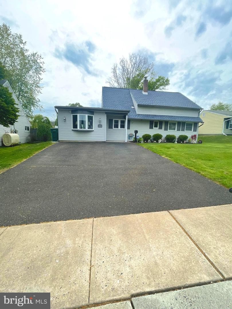 17 Heather Lane photo 1