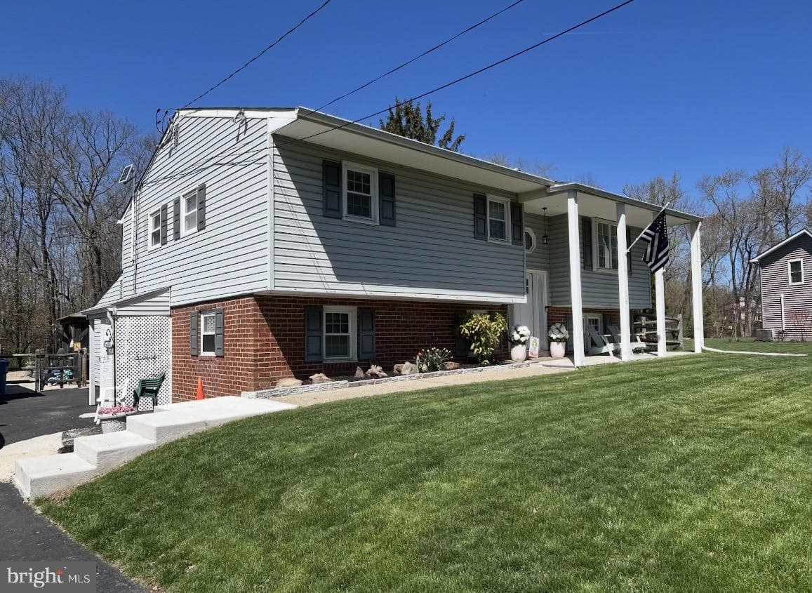 129 Blue Jay Road photo 1