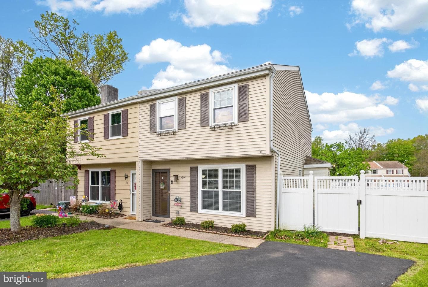 8 Elwood Court