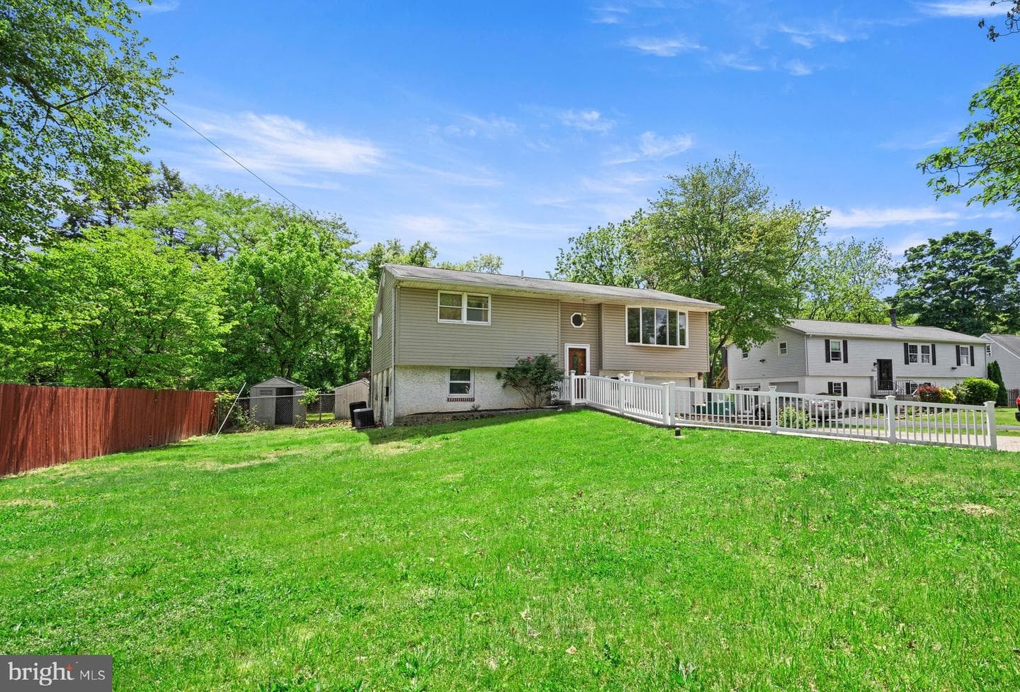 6998 Headley Court