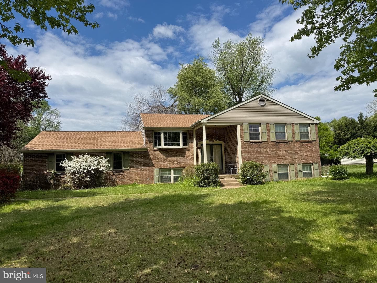 17 E Pickering Bend